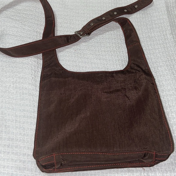 Like new Baggalini Messenger Jetsetter slim Crossbody - Picture 16 of 16